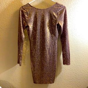 Women’s cocktail/party dress. (S)